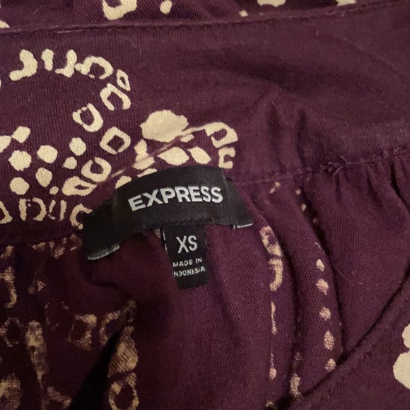 Express Sleeveless Round Neck Top - Picture 5 of 7